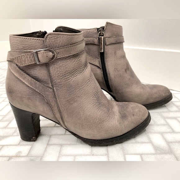 ITALIAN GREY LEATHER BOOTS - Size 7 1/2 (38 1/2) - Picture 4 of 13
